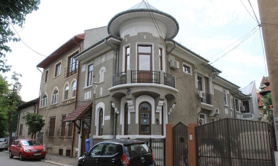 Casă individuală cu 16 camere cu Teren 200 Mp în Foișorul de Foc
