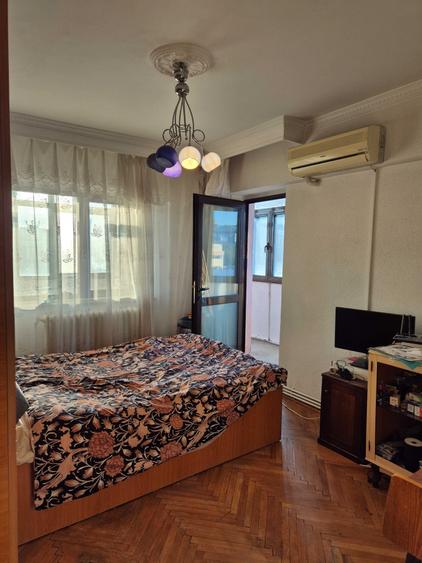 Apartament cu 3 camere decomandat în Alexandru cel Bun
