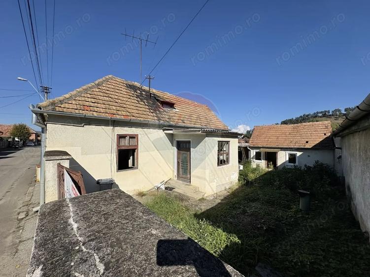 Casă cu 2 camere cu Teren 348 Mp în Sud