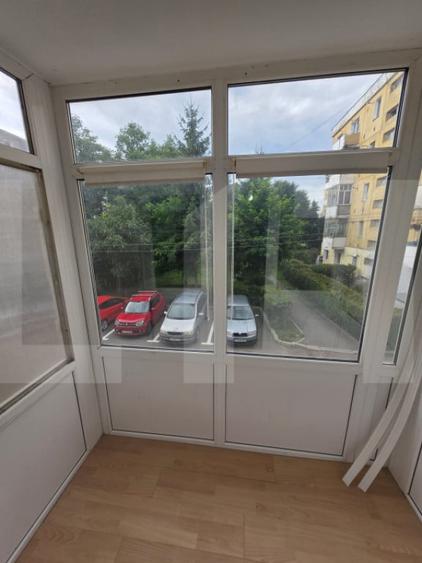 Apartament cu 3 camere semidecomandat în Ciucului