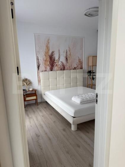 Apartament cu 2 camere semidecomandat, mobilat în Florești