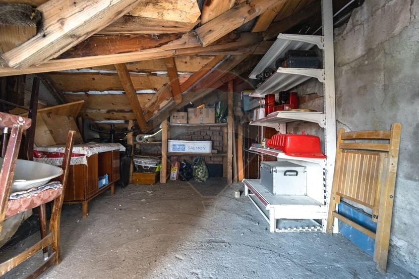 Apartament cu 3 camere nedecomandat în Est