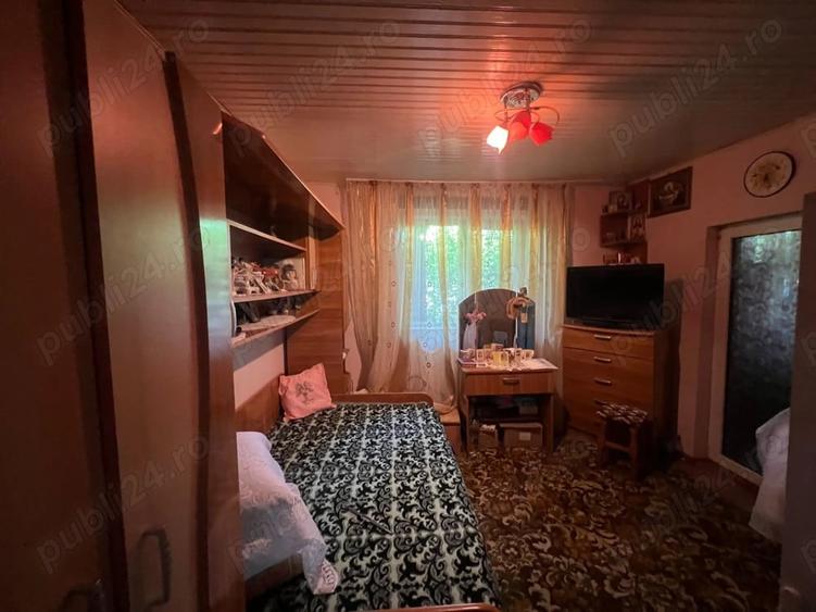 Casă cu 4 camere cu Teren 1748 Mp în Cosmești