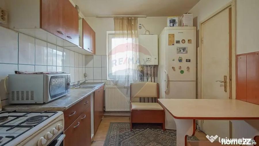 Apartament cu 4 camere semidecomandat în Stupini