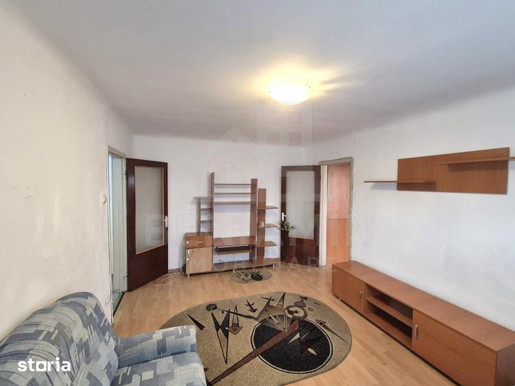 Apartament cu 2 camere semidecomandat în Craiovița Nouă