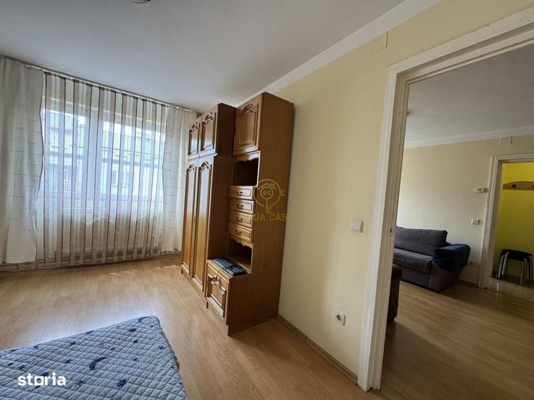 Apartament cu 3 camere semidecomandat în Horea