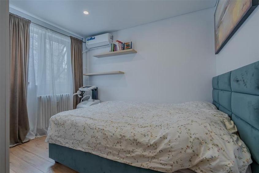 Apartament cu 3 camere semidecomandat, mobilat în Drumul Taberei