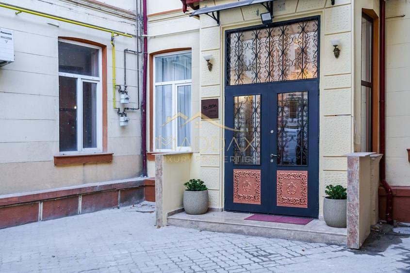 Casă individuală cu 8 camere cu Canalizare în Cișmigiu