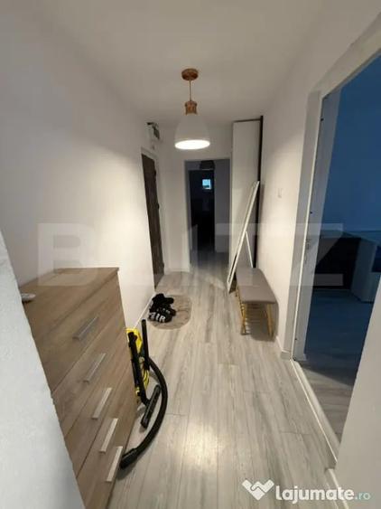 Apartament cu 3 camere decomandat, mobilat în Micro 11