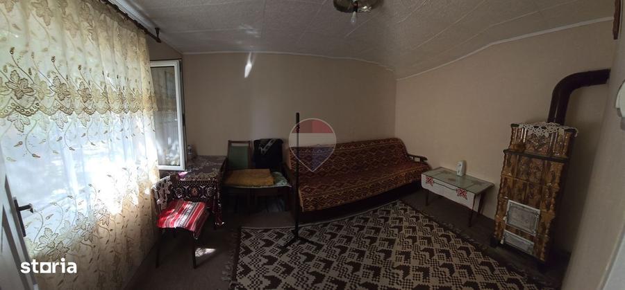 Casă cu 3 camere în Brâncoveanu