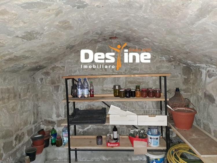 Casă individuală cu 4 camere cu Canalizare în Bogonos