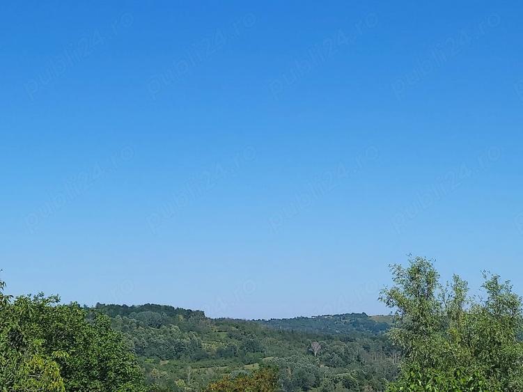 Casă cu 4 camere cu Teren 100 Mp în Predeal