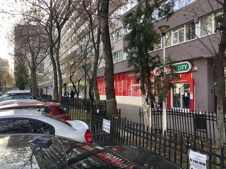 Spațiu comercial, de 54 mp, în Drumul Taberei