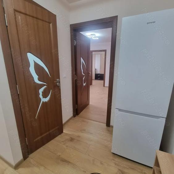 Apartament cu 3 camere semidecomandat în Central