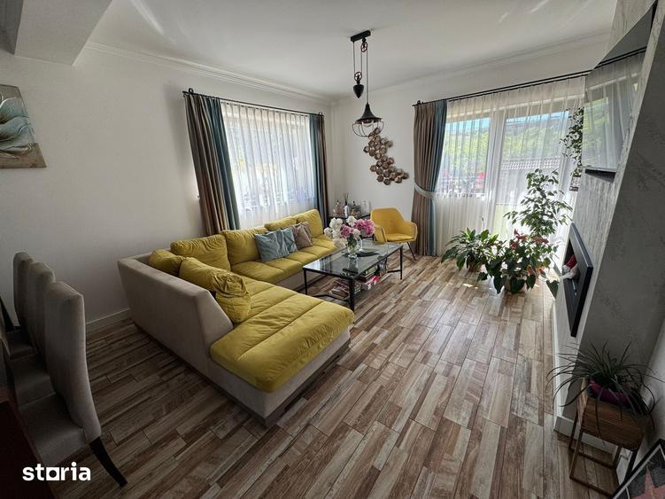 Casă cu 4 camere cu Teren 500 Mp în Poplaca