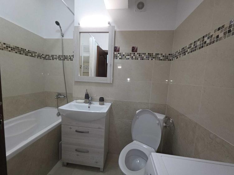 Apartament cu 2 camere semidecomandat în Prundu