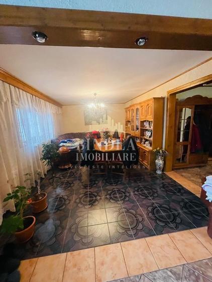 Casă individuală cu 5 camere cu Canalizare în Giarmata