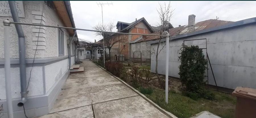 Casă cu 4 camere în Central