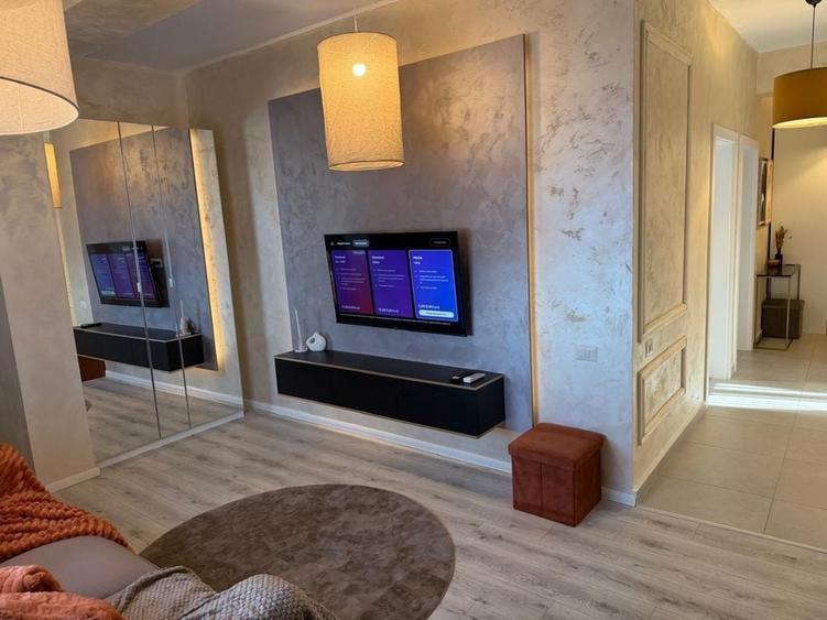 Apartament cu 3 camere decomandat în Central