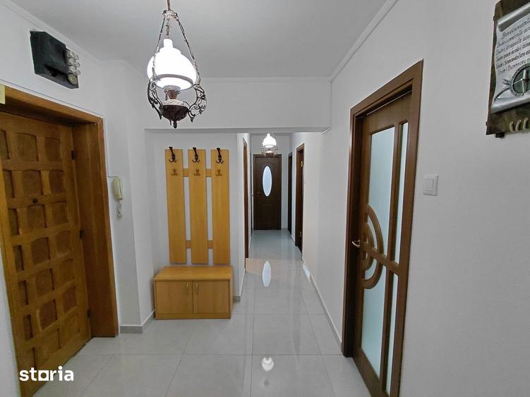 Apartament cu 3 camere decomandat în Ultracentral