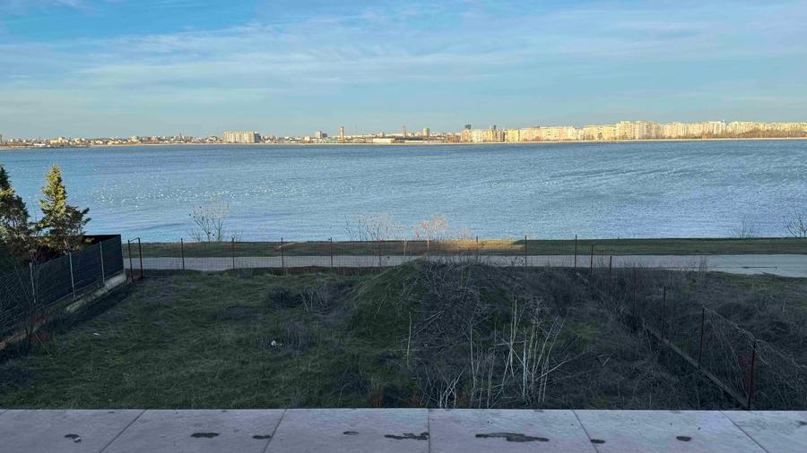 Proprietate specială, de 1,650 mp, în Lacul Morii