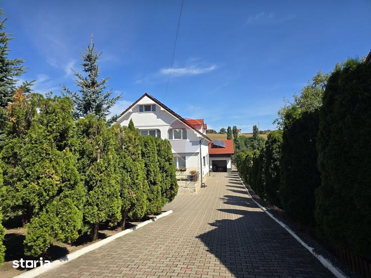 Casă cu 7 camere cu Teren 4431 Mp în Feleacu