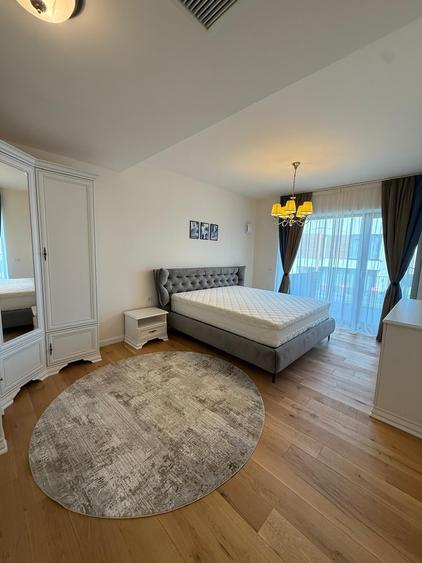Apartament cu 4 camere decomandat, mobilat în Băneasa