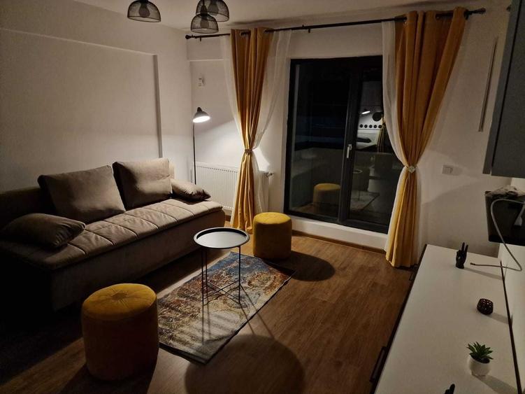 Garsonieră decomandată în Central