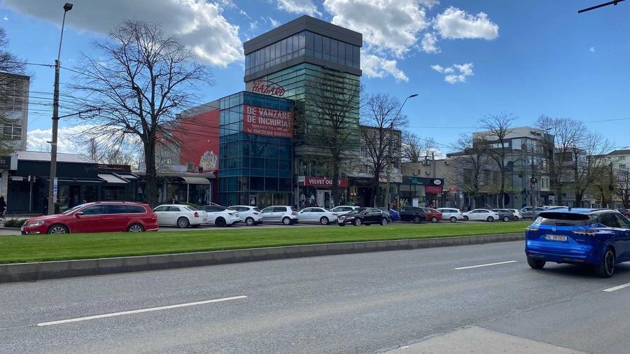 Spațiu comercial, de 1,100 mp, în Central