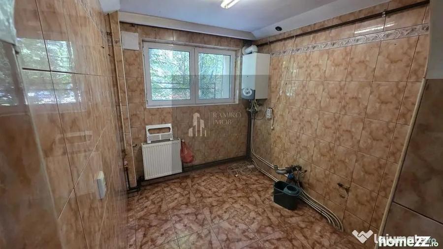 Apartament cu 2 camere decomandat în Titan