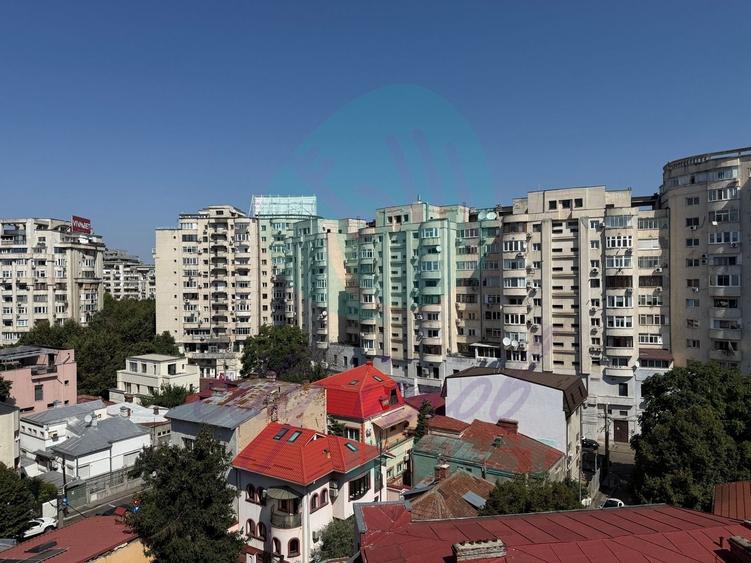 Apartament cu 2 camere semidecomandat, mobilat în P-ța Alba Iulia