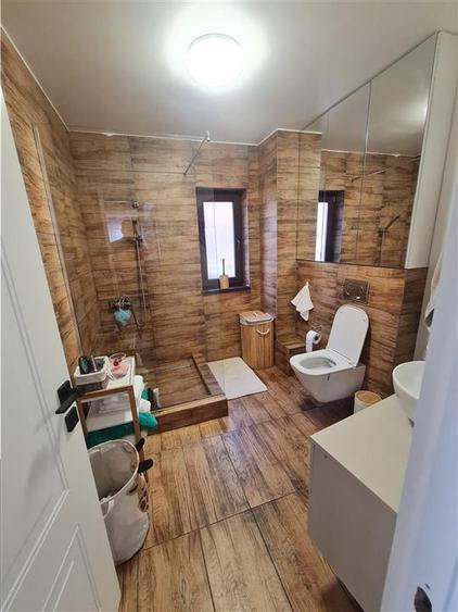 Casă individuală cu 4 camere cu Teren 300 Mp în Hărman