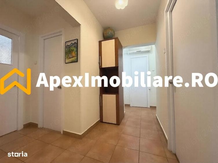 Apartament cu 3 camere decomandat în Tineretului
