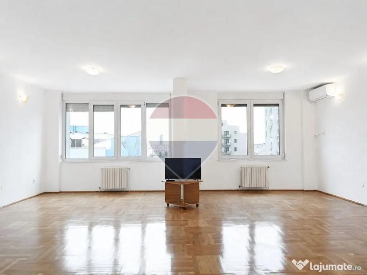 Apartament cu 3 camere decomandat în Gara de Nord