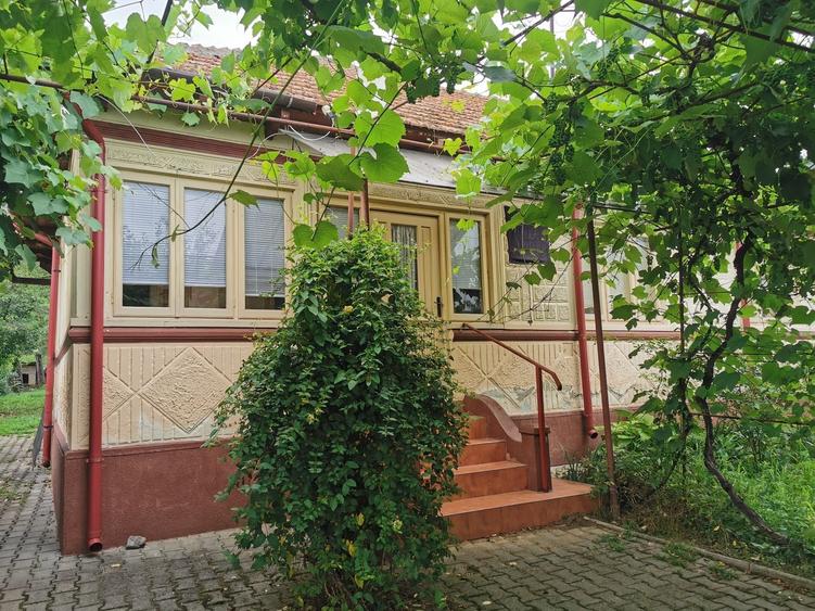 Casă cu 3 camere în Grăjdana
