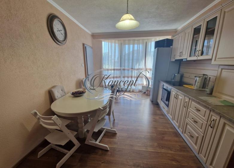 Apartament cu 3 camere semidecomandat, mobilat în Zorilor