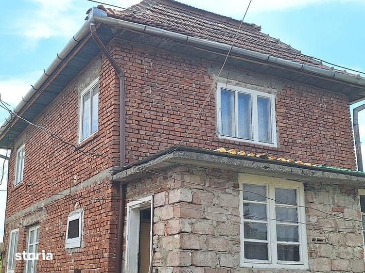 Casă cu 4 camere cu Teren 130 Mp în Central