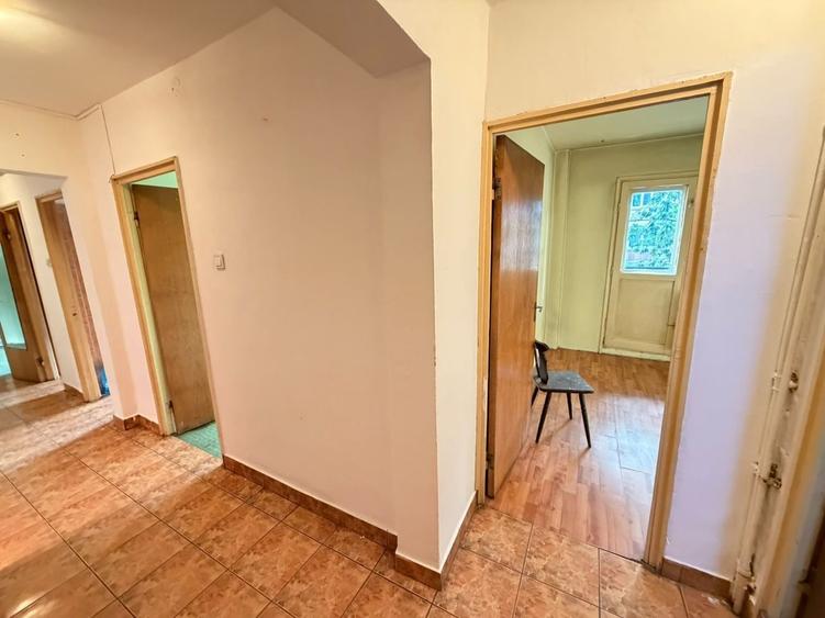 Apartament cu 3 camere decomandat în Rahova