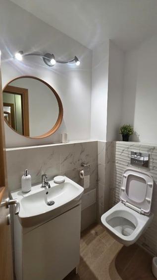 Apartament cu 3 camere decomandat în Sebastian