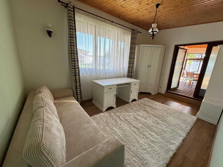 Casă cu 4 camere în Central