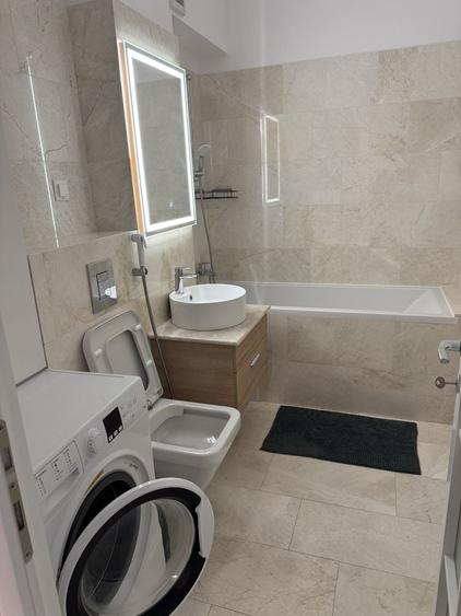 Apartament cu 2 camere semidecomandat în Albești