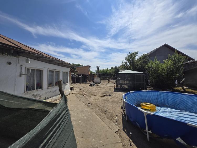 Casă cu 3 camere în Cazasu