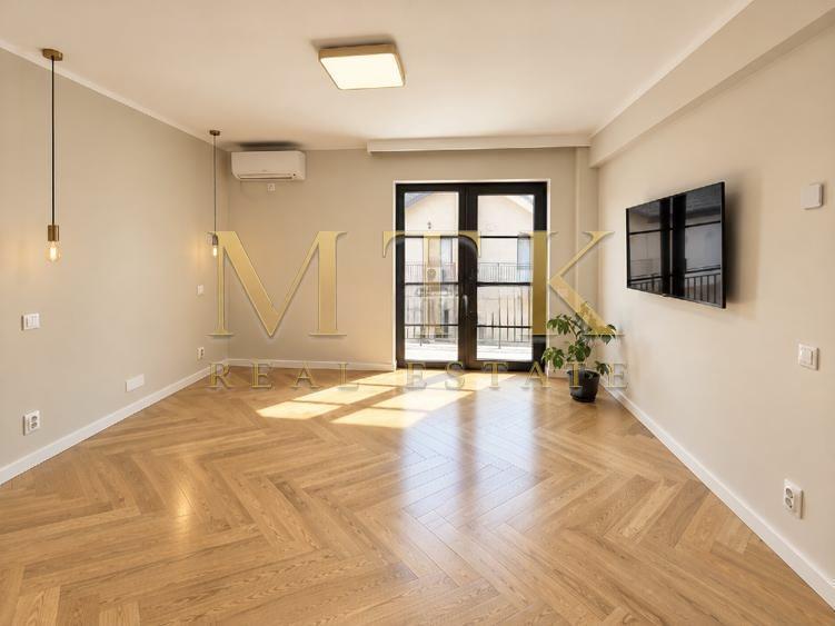 Duplex cu 5 camere cu Canalizare în Iancu Nicolae