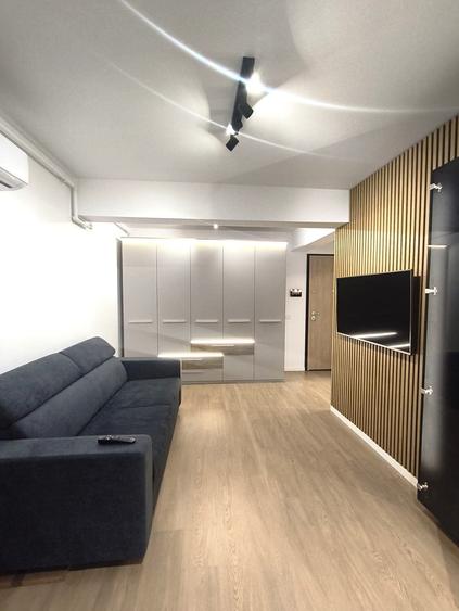 Apartament cu 2 camere semidecomandat în Berceni