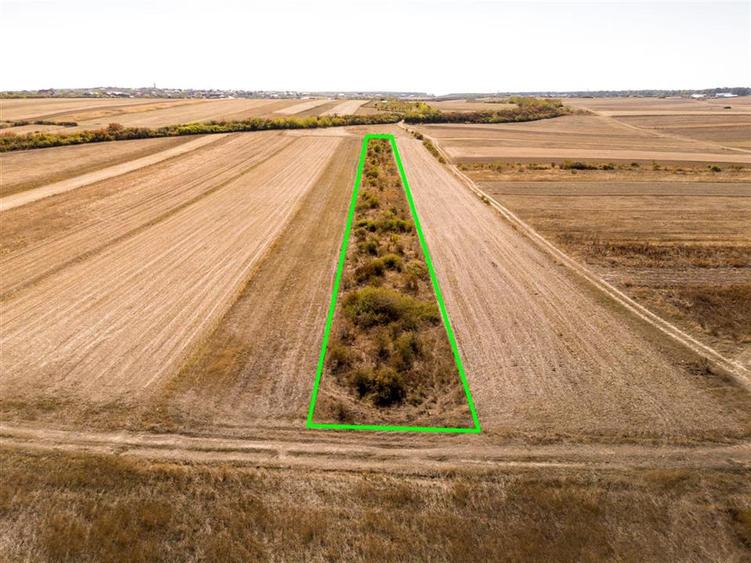 Teren intravilan de 5700 mp, în Cordău