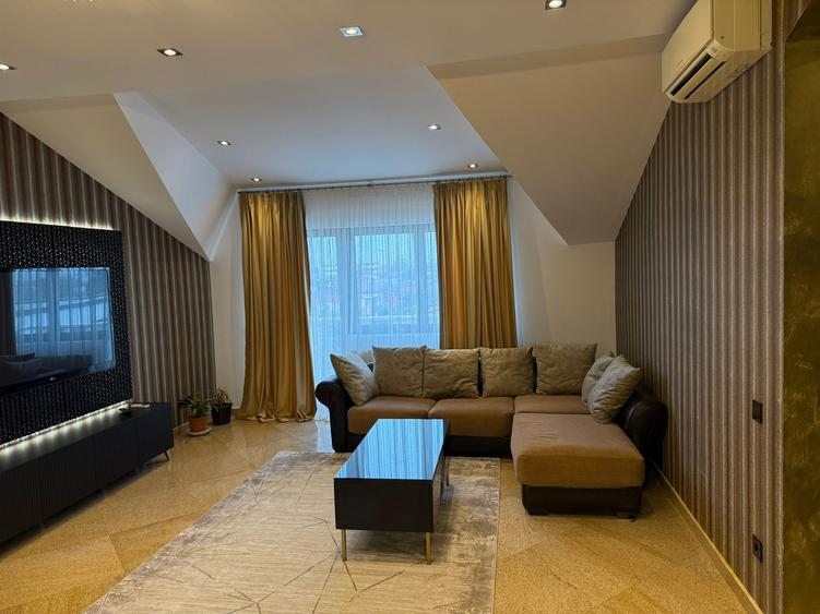 Apartament cu 3 camere decomandat, mobilat în Mărgeanului