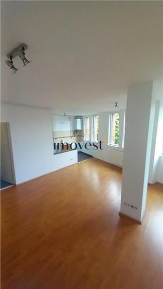 De inchiriat:Apartament gol  cu 2 camere in zona Centrala - 6