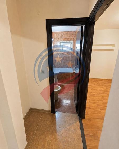 Apartament cu 2 camere semidecomandat în Craiovița Nouă