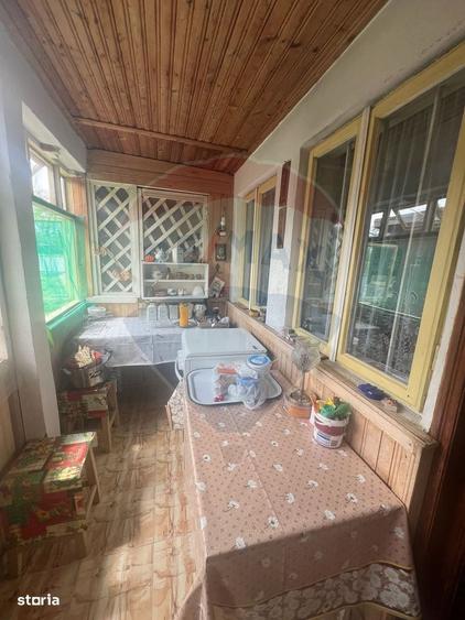 Casă cu 4 camere în Bogza