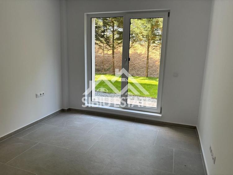 Apartament cu 3 camere decomandat în Cristian